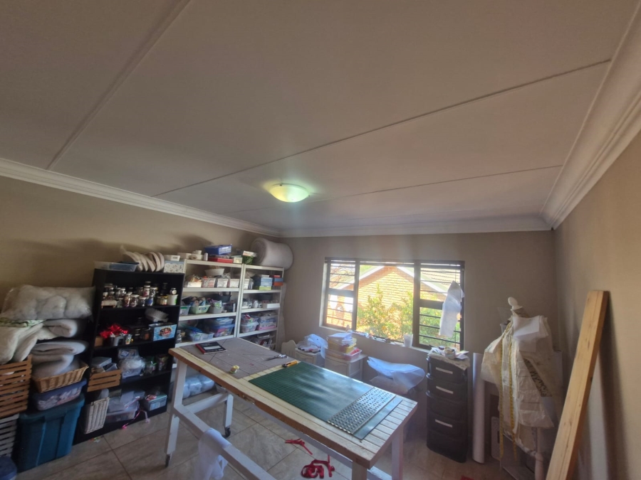 5 Bedroom Property for Sale in Kathu Northern Cape